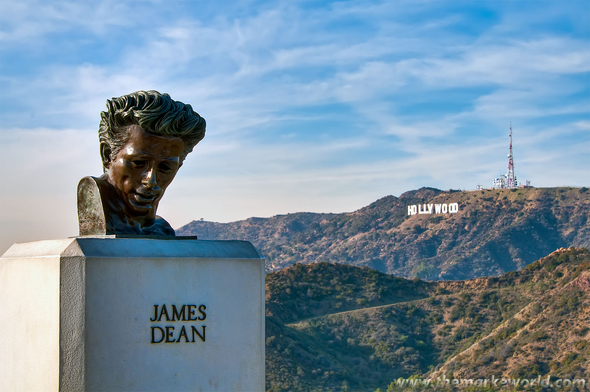 James Dean sculpture at Griffith Observatory
